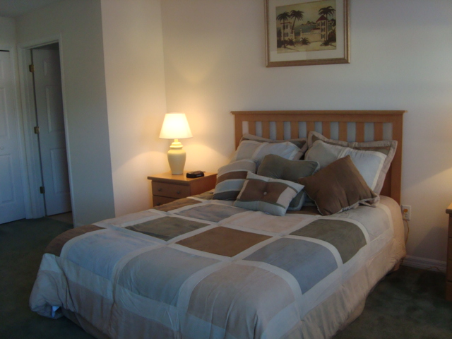master_bed_right-2